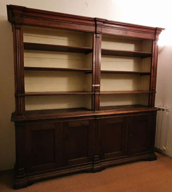 Libreria, sec. XIX, in gattice, quattro sportelli,&nbsp;&nbsp;&nbsp;&nbsp;&nbsp;&nbsp;&nbsp;&nbsp;&nbsp;&nbsp;&nbsp;&nbsp;&nbsp;&nbsp;&nbsp;&nbsp;&nbsp;&nbsp;&nbsp;&nbsp;&nbsp;&nbsp;&nbsp;&nbsp;