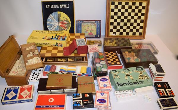 Lotto di trentacinque giochi tavolo sec. XX&nbsp;&nbsp;&nbsp;&nbsp;&nbsp;&nbsp;&nbsp;&nbsp;&nbsp;&nbsp;&nbsp;&nbsp;&nbsp;&nbsp;&nbsp;&nbsp;&nbsp;&nbsp;&nbsp;&nbsp;&nbsp;&nbsp;&nbsp;&nbsp;&nbsp;&nbsp;&nbsp;&nbsp;&nbsp;&nbsp;&nbsp;