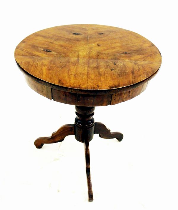 Tavolino, sec. XIX                                                          - Asta GIOIELLI, ARGENTI, ARREDI, OGGETTI D'ARTE E DIPINTI - Poggio Bracciolini Casa d'Aste