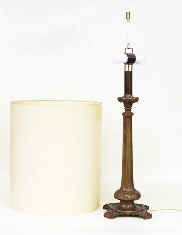 Lume da tavolo, arte orientale, sec. XIX&nbsp;&nbsp;&nbsp;&nbsp;&nbsp;&nbsp;&nbsp;&nbsp;&nbsp;&nbsp;&nbsp;&nbsp;&nbsp;&nbsp;&nbsp;&nbsp;&nbsp;&nbsp;&nbsp;&nbsp;&nbsp;&nbsp;&nbsp;&nbsp;&nbsp;&nbsp;&nbsp;&nbsp;&nbsp;&nbsp;&nbsp;&nbsp;&nbsp;&nbsp;