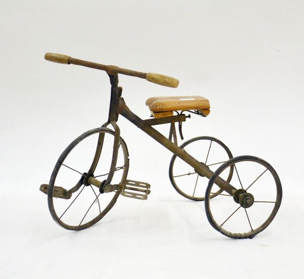 Triciclo da bambino, inizi sec. XX&nbsp;&nbsp;&nbsp;&nbsp;&nbsp;&nbsp;&nbsp;&nbsp;&nbsp;&nbsp;&nbsp;&nbsp;&nbsp;&nbsp;&nbsp;&nbsp;&nbsp;&nbsp;&nbsp;&nbsp;&nbsp;&nbsp;&nbsp;&nbsp;&nbsp;&nbsp;&nbsp;&nbsp;&nbsp;&nbsp;&nbsp;&nbsp;&nbsp;&nbsp;&nbsp;&nbsp;&nbsp;&nbsp;&nbsp;&nbsp;