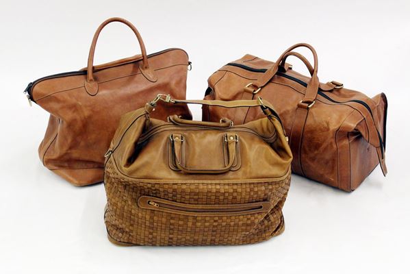 Tre tra grandi borse e duffle bag, anni 80,&nbsp;&nbsp;&nbsp;&nbsp;&nbsp;&nbsp;&nbsp;&nbsp;&nbsp;&nbsp;&nbsp;&nbsp;&nbsp;&nbsp;&nbsp;&nbsp;&nbsp;&nbsp;&nbsp;&nbsp;&nbsp;&nbsp;&nbsp;&nbsp;&nbsp;&nbsp;&nbsp;&nbsp;&nbsp;&nbsp;&nbsp;