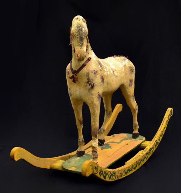 Vecchio cavallino a dondolo, sec. XIX&nbsp;&nbsp;&nbsp;&nbsp;&nbsp;&nbsp;&nbsp;&nbsp;&nbsp;&nbsp;&nbsp;&nbsp;&nbsp;&nbsp;&nbsp;&nbsp;&nbsp;&nbsp;&nbsp;&nbsp;&nbsp;&nbsp;&nbsp;&nbsp;&nbsp;&nbsp;&nbsp;&nbsp;&nbsp;&nbsp;&nbsp;&nbsp;&nbsp;&nbsp;&nbsp;&nbsp;&nbsp;