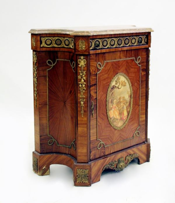 Credenza, in stile Napoleone III,&nbsp;&nbsp;&nbsp;&nbsp;&nbsp;&nbsp;&nbsp;&nbsp;&nbsp;&nbsp;&nbsp;&nbsp;&nbsp;&nbsp;&nbsp;&nbsp;&nbsp;&nbsp;&nbsp;&nbsp;&nbsp;&nbsp;&nbsp;&nbsp;&nbsp;&nbsp;&nbsp;&nbsp;&nbsp;&nbsp;&nbsp;&nbsp;&nbsp;&nbsp;&nbsp;&nbsp;&nbsp;&nbsp;&nbsp;&nbsp;&nbsp;