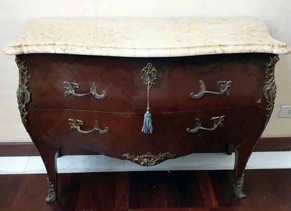 Cassettone, in stile Luigi XV, in palissandro intarsiato,&nbsp;&nbsp;&nbsp;&nbsp;&nbsp;&nbsp;&nbsp;&nbsp;&nbsp;&nbsp;&nbsp;&nbsp;&nbsp;&nbsp;&nbsp;&nbsp;&nbsp;  - Asta ARREDI D'ANTIQUARIATO, BENI DA COLLEZIONE, GIOIELLI E ARGENTI - Poggio Bracciolini Casa d'Aste