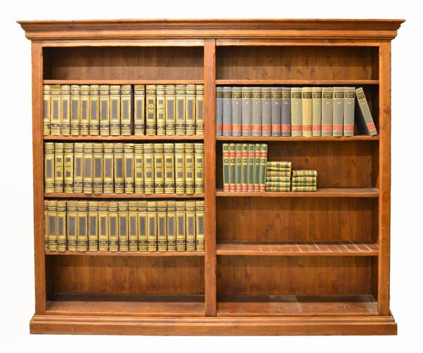 Libreria, sec. XX, in castagno, otto ripiani, cm 230x35x193&nbsp;&nbsp;&nbsp;&nbsp;&nbsp;&nbsp;&nbsp;&nbsp;&nbsp;&nbsp;&nbsp;&nbsp;&nbsp;&nbsp;&nbsp;