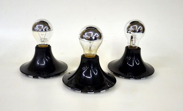Tre applique, produzione Artemide, anni 80&nbsp;&nbsp;&nbsp;&nbsp;&nbsp;&nbsp;&nbsp;&nbsp;&nbsp;&nbsp;&nbsp;&nbsp;&nbsp;&nbsp;&nbsp;&nbsp;&nbsp;&nbsp;&nbsp;&nbsp;&nbsp;&nbsp;&nbsp;&nbsp;&nbsp;&nbsp;&nbsp;&nbsp;&nbsp;&nbsp;&nbsp;&nbsp;