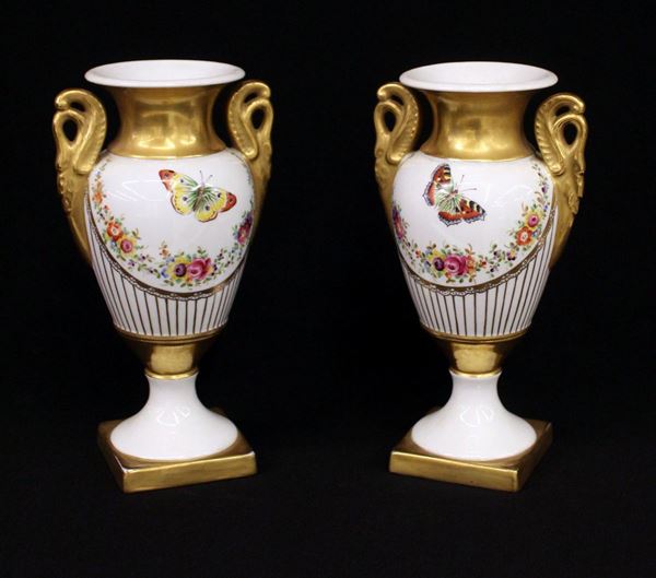 Coppia di vasi, Francia, sec. XIX,&nbsp;&nbsp;&nbsp;&nbsp;&nbsp;&nbsp;&nbsp;&nbsp;&nbsp;&nbsp;&nbsp;&nbsp;&nbsp;&nbsp;&nbsp;&nbsp;&nbsp;&nbsp;&nbsp;&nbsp;&nbsp;&nbsp;&nbsp;&nbsp;&nbsp;&nbsp;&nbsp;&nbsp;&nbsp;&nbsp;&nbsp;&nbsp;&nbsp;&nbsp;&nbsp;&nbsp;&nbsp;&nbsp;&nbsp;&nbsp;