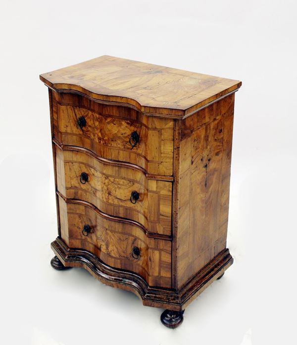 Cassettiera, sec. XVIII,&nbsp;&nbsp;&nbsp;&nbsp;&nbsp;&nbsp;&nbsp;&nbsp;&nbsp;&nbsp;&nbsp;&nbsp;&nbsp;&nbsp;&nbsp;&nbsp;&nbsp;&nbsp;&nbsp;&nbsp;&nbsp;&nbsp;&nbsp;&nbsp;&nbsp;&nbsp;&nbsp;&nbsp;&nbsp;&nbsp;&nbsp;&nbsp;&nbsp;&nbsp;&nbsp;&nbsp;&nbsp;&nbsp;&nbsp;&nbsp;&nbsp;&nbsp;&nbsp;&nbsp;&nbsp;&nbsp;&nbsp;&nbsp;&nbsp;&nbsp;