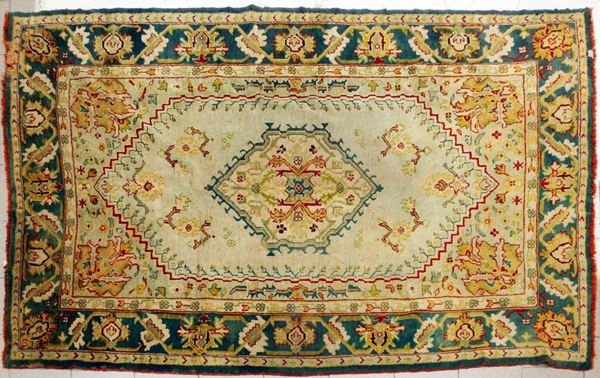 Tappeto Turchia, sec. XX,                                                   - Asta OPERE E OGGETTI D'ARTE ANTICA E CONTEMPORANEA, GIOIELLI - Poggio Bracciolini Casa d'Aste