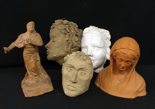 Cinque tra sculturine e altorilievi, sec. XX,&nbsp;&nbsp;&nbsp;&nbsp;&nbsp;&nbsp;&nbsp;&nbsp;&nbsp;&nbsp;&nbsp;&nbsp;&nbsp;&nbsp;&nbsp;&nbsp;&nbsp;&nbsp;&nbsp;&nbsp;&nbsp;&nbsp;&nbsp;&nbsp;&nbsp;&nbsp;&nbsp;&nbsp;&nbsp;