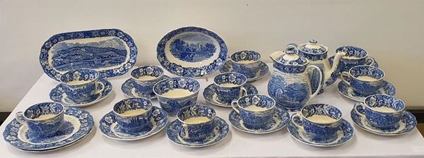 Servito da thè Inghilterra, inizi sec. XX, in maiolica                    