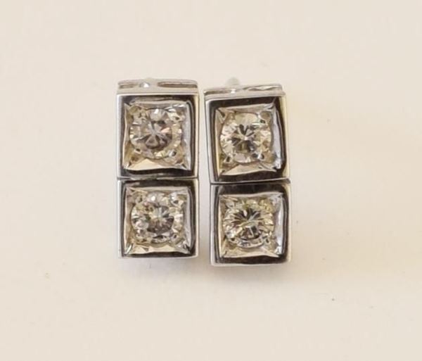 PAIO DI ORECCHINI IN ORO BIANCO KT 18 E DIAMANTI&nbsp;&nbsp;&nbsp;&nbsp;&nbsp;&nbsp;&nbsp;&nbsp;&nbsp;&nbsp;&nbsp;&nbsp;&nbsp;&nbsp;&nbsp;&nbsp;&nbsp;&nbsp;&nbsp;&nbsp;&nbsp;&nbsp;&nbsp;&nbsp;&nbsp;&nbsp;