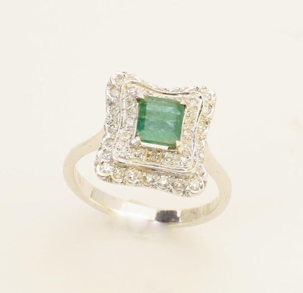 ANELLO IN ORO BIANCO KT 18, DIAMANTI E SMERALDO&nbsp;&nbsp;&nbsp;&nbsp;&nbsp;&nbsp;&nbsp;&nbsp;&nbsp;&nbsp;&nbsp;&nbsp;&nbsp;&nbsp;&nbsp;&nbsp;&nbsp;&nbsp;&nbsp;&nbsp;&nbsp;&nbsp;&nbsp;&nbsp;&nbsp;&nbsp;&nbsp;&nbsp;