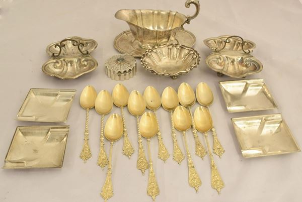 SALSIERA, COPPIA DI SALIERE,VASCHETTA, E SCATOLINA&nbsp;&nbsp;&nbsp;&nbsp;&nbsp;&nbsp;&nbsp;&nbsp;&nbsp;&nbsp;&nbsp;&nbsp;&nbsp;&nbsp;&nbsp;&nbsp;&nbsp;&nbsp;&nbsp;&nbsp;&nbsp;&nbsp;&nbsp;&nbsp;