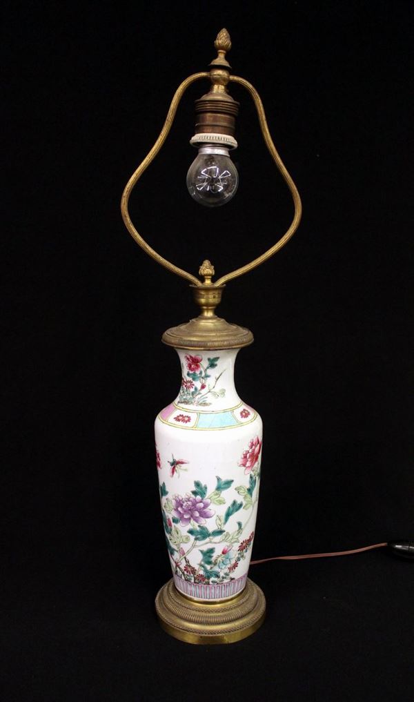 Lampada, Cina, sec. XX&nbsp;&nbsp;&nbsp;&nbsp;&nbsp;&nbsp;&nbsp;&nbsp;&nbsp;&nbsp;&nbsp;&nbsp;&nbsp;&nbsp;&nbsp;&nbsp;&nbsp;&nbsp;&nbsp;&nbsp;&nbsp;&nbsp;&nbsp;&nbsp;&nbsp;&nbsp;&nbsp;&nbsp;&nbsp;&nbsp;&nbsp;&nbsp;&nbsp;&nbsp;&nbsp;&nbsp;&nbsp;&nbsp;&nbsp;&nbsp;&nbsp;&nbsp;&nbsp;&nbsp;&nbsp;&nbsp;&nbsp;&nbsp;&nbsp;&nbsp;&nbsp;&nbsp;