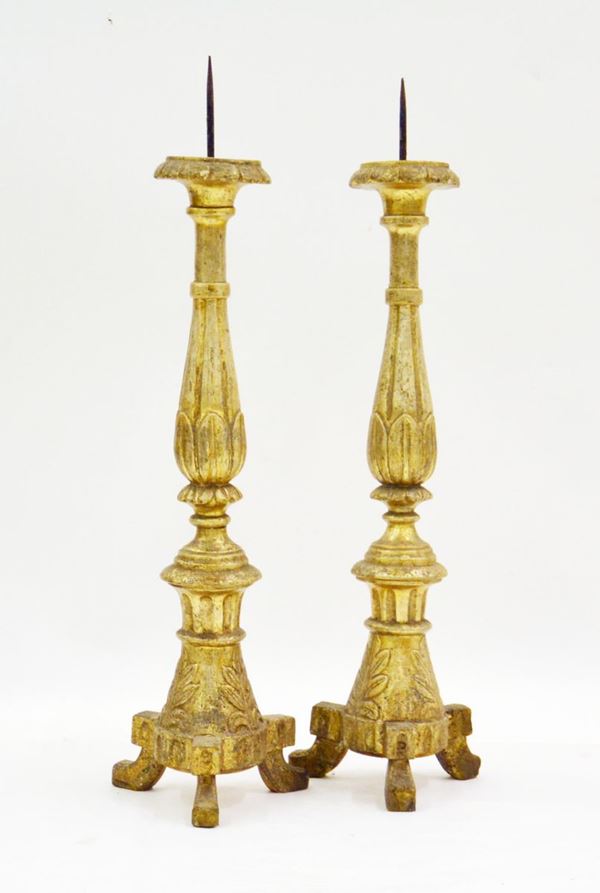 Coppia di candelieri, sec. XVIII                                            - Asta Antiquariato, Collezionismo e Gioielli - Poggio Bracciolini Casa d'Aste