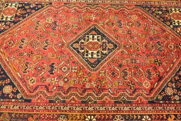 Tappeto persiano, sec. XX                                                   - Asta Antiquariato, Collezionismo e Gioielli - Poggio Bracciolini Casa d'Aste