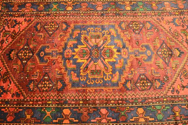Tappeto persiano, sec. XX                                                   - Asta Antiquariato, Collezionismo e Gioielli - Poggio Bracciolini Casa d'Aste