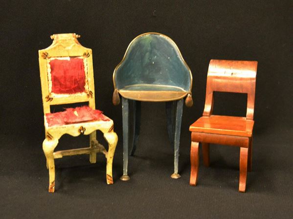 Tre modellini di sedie, sec. XX                                             - Asta Antiquariato, Collezionismo e Gioielli - Poggio Bracciolini Casa d'Aste