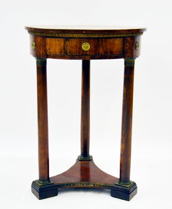 Tavolino da centro, sec. XIX                                                - Asta Antiquariato, Collezionismo e Gioielli - Poggio Bracciolini Casa d'Aste