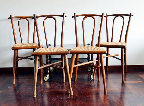 Quattro sedie, Thonet, sec. XX&nbsp;&nbsp;&nbsp;&nbsp;&nbsp;&nbsp;&nbsp;&nbsp;&nbsp;&nbsp;&nbsp;&nbsp;&nbsp;&nbsp;&nbsp;&nbsp;&nbsp;&nbsp;&nbsp;&nbsp;&nbsp;&nbsp;&nbsp;&nbsp;&nbsp;&nbsp;&nbsp;&nbsp;&nbsp;&nbsp;&nbsp;&nbsp;&nbsp;&nbsp;&nbsp;&nbsp;&nbsp;&nbsp;&nbsp;&nbsp;&nbsp;&nbsp;&nbsp;&nbsp;
