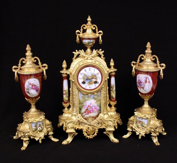 Trittico da camino, Francia, sec. XX,&nbsp;&nbsp;&nbsp;&nbsp;&nbsp;&nbsp;&nbsp;&nbsp;&nbsp;&nbsp;&nbsp;&nbsp;&nbsp;&nbsp;&nbsp;&nbsp;&nbsp;&nbsp;&nbsp;&nbsp;&nbsp;&nbsp;&nbsp;&nbsp;&nbsp;&nbsp;&nbsp;&nbsp;&nbsp;&nbsp;&nbsp;&nbsp;&nbsp;&nbsp;&nbsp;&nbsp;&nbsp;