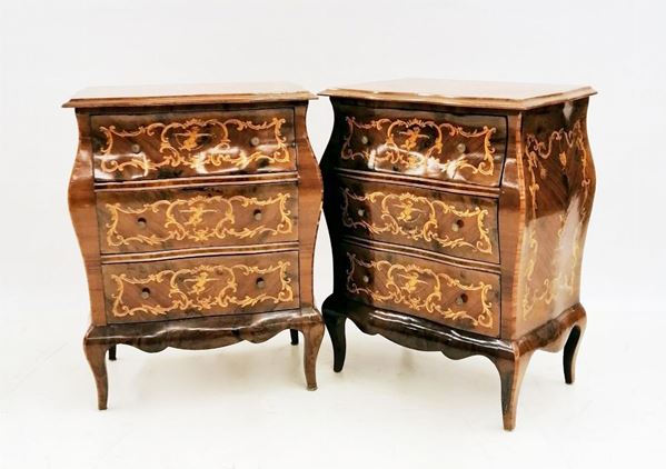 Coppia di comodini, in stile 700&nbsp;&nbsp;&nbsp;&nbsp;&nbsp;&nbsp;&nbsp;&nbsp;&nbsp;&nbsp;&nbsp;&nbsp;&nbsp;&nbsp;&nbsp;&nbsp;&nbsp;&nbsp;&nbsp;&nbsp;&nbsp;&nbsp;&nbsp;&nbsp;&nbsp;&nbsp;&nbsp;&nbsp;&nbsp;&nbsp;&nbsp;&nbsp;&nbsp;&nbsp;&nbsp;&nbsp;&nbsp;&nbsp;&nbsp;&nbsp;&nbsp;&nbsp;
