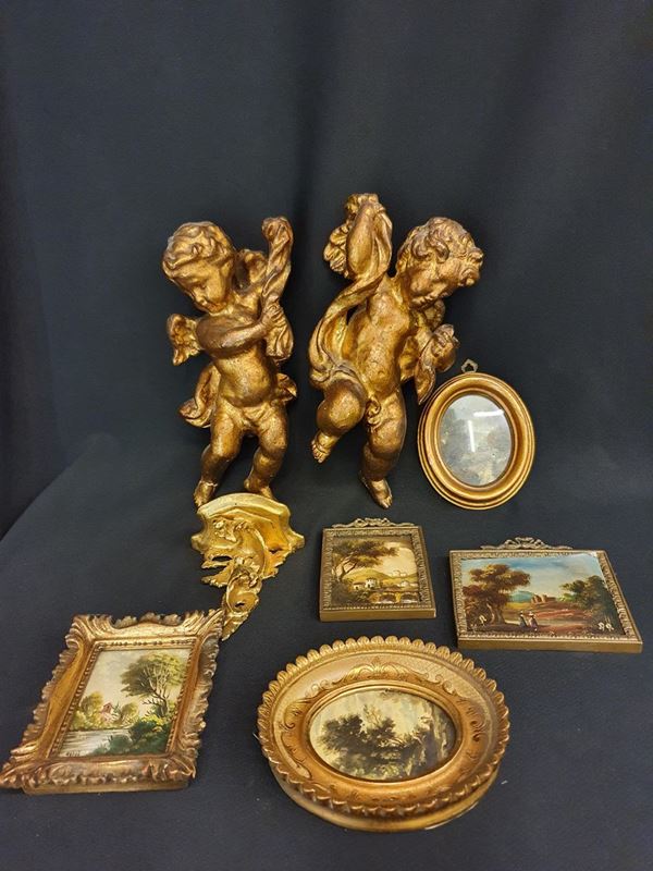 Due putti, mensoline, cinque quadretti in cornice, sec. XX&nbsp;&nbsp;&nbsp;&nbsp;&nbsp;&nbsp;&nbsp;&nbsp;&nbsp;&nbsp;&nbsp;&nbsp;&nbsp;&nbsp;&nbsp;&nbsp;