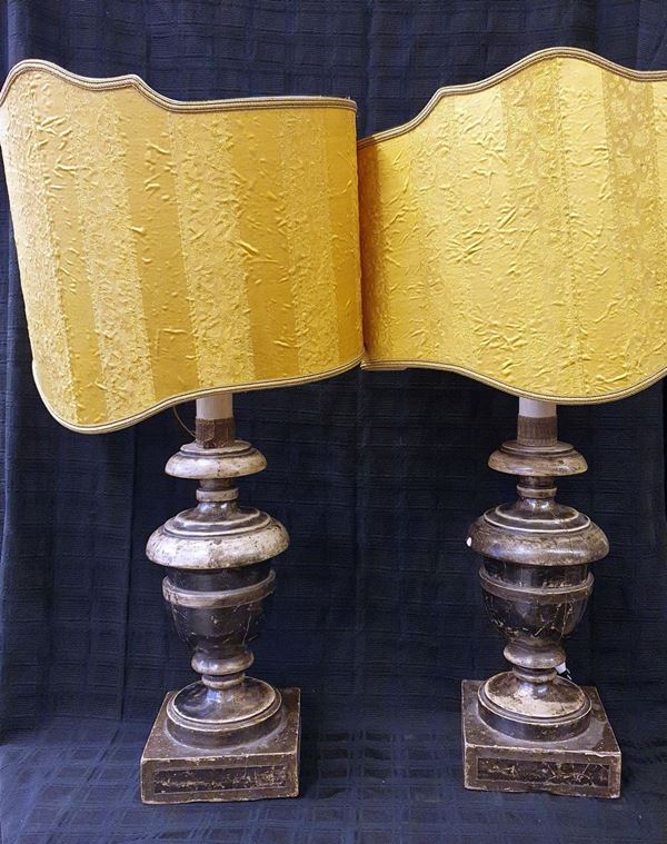 Coppia di lumi da tavolo, sec. XIX&nbsp;&nbsp;&nbsp;&nbsp;&nbsp;&nbsp;&nbsp;&nbsp;&nbsp;&nbsp;&nbsp;&nbsp;&nbsp;&nbsp;&nbsp;&nbsp;&nbsp;&nbsp;&nbsp;&nbsp;&nbsp;&nbsp;&nbsp;&nbsp;&nbsp;&nbsp;&nbsp;&nbsp;&nbsp;&nbsp;&nbsp;&nbsp;&nbsp;&nbsp;&nbsp;&nbsp;&nbsp;&nbsp;&nbsp;&nbsp;