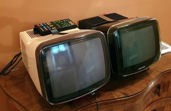 Due televisori, anni 70-80&nbsp;&nbsp;&nbsp;&nbsp;&nbsp;&nbsp;&nbsp;&nbsp;&nbsp;&nbsp;&nbsp;&nbsp;&nbsp;&nbsp;&nbsp;&nbsp;&nbsp;&nbsp;&nbsp;&nbsp;&nbsp;&nbsp;&nbsp;&nbsp;&nbsp;&nbsp;&nbsp;&nbsp;&nbsp;&nbsp;&nbsp;&nbsp;&nbsp;&nbsp;&nbsp;&nbsp;&nbsp;&nbsp;&nbsp;&nbsp;&nbsp;&nbsp;&nbsp;&nbsp;&nbsp;&nbsp;&nbsp;&nbsp;