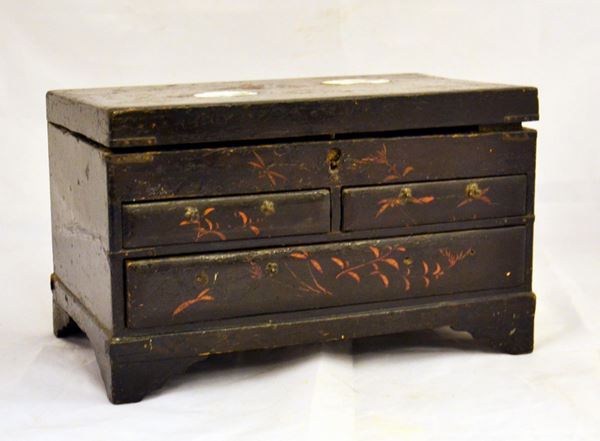 Modellino di mobile, arte orientale, sec. XX&nbsp;&nbsp;&nbsp;&nbsp;&nbsp;&nbsp;&nbsp;&nbsp;&nbsp;&nbsp;&nbsp;&nbsp;&nbsp;&nbsp;&nbsp;&nbsp;&nbsp;&nbsp;&nbsp;&nbsp;&nbsp;&nbsp;&nbsp;&nbsp;&nbsp;&nbsp;&nbsp;&nbsp;&nbsp;&nbsp;  - Asta Arredi antichi e contemporanei, Gioielli, Collectibles - Poggio Bracciolini Casa d'Aste