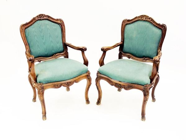 Coppia di poltrone, Italia settentrionale, sec. XVIII&nbsp;&nbsp;&nbsp;&nbsp;&nbsp;&nbsp;&nbsp;&nbsp;&nbsp;&nbsp;&nbsp;&nbsp;&nbsp;&nbsp;&nbsp;&nbsp;&nbsp;&nbsp;&nbsp;&nbsp;&nbsp;  - Asta Arredi antichi e contemporanei, Gioielli, Collectibles - Poggio Bracciolini Casa d'Aste