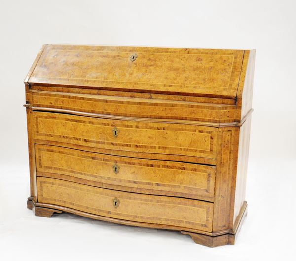 Cassettone, Veneto, sec. XVIII                                              - Asta Arredi antichi e contemporanei, Gioielli, Collectibles - Poggio Bracciolini Casa d'Aste