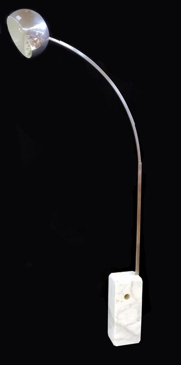 Lampada da terra, Achille e Pier Giacomo Castiglioni, anni 70&nbsp;&nbsp;&nbsp;&nbsp;&nbsp;&nbsp;&nbsp;&nbsp;&nbsp;&nbsp;&nbsp;&nbsp;&nbsp;