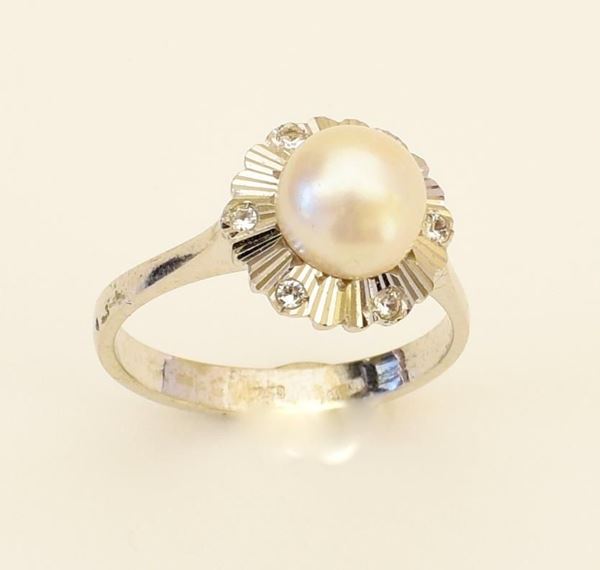 ANELLO IN ORO BIANCO KT 18, DIAMANTI E PERLA&nbsp;&nbsp;&nbsp;&nbsp;&nbsp;&nbsp;&nbsp;&nbsp;&nbsp;&nbsp;&nbsp;&nbsp;&nbsp;&nbsp;&nbsp;&nbsp;&nbsp;&nbsp;&nbsp;&nbsp;&nbsp;&nbsp;&nbsp;&nbsp;&nbsp;&nbsp;&nbsp;&nbsp;&nbsp;&nbsp;