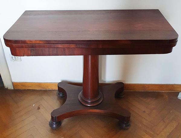 Tavolo da gioco, Inghilterra, sec. XIX&nbsp;&nbsp;&nbsp;&nbsp;&nbsp;&nbsp;&nbsp;&nbsp;&nbsp;&nbsp;&nbsp;&nbsp;&nbsp;&nbsp;&nbsp;&nbsp;&nbsp;&nbsp;&nbsp;&nbsp;&nbsp;&nbsp;&nbsp;&nbsp;&nbsp;&nbsp;&nbsp;&nbsp;&nbsp;&nbsp;&nbsp;&nbsp;&nbsp;&nbsp;&nbsp;&nbsp;