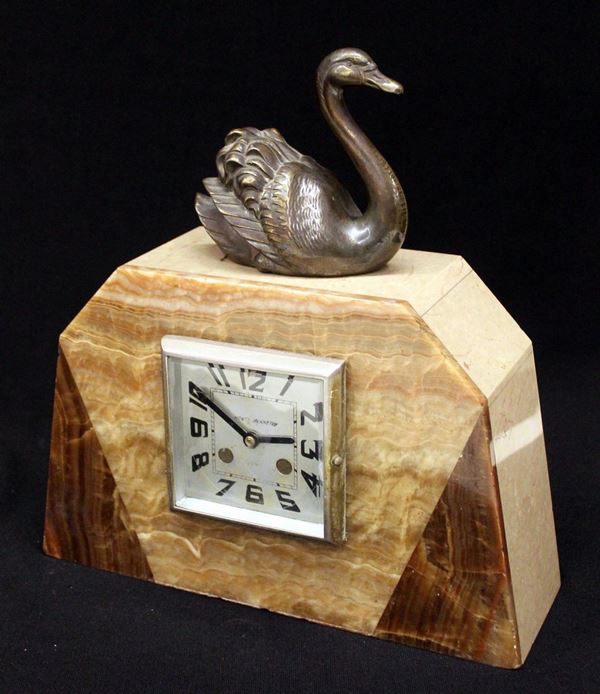 Orologio, Art Deco, in onice e marmo&nbsp;&nbsp;&nbsp;&nbsp;&nbsp;&nbsp;&nbsp;&nbsp;&nbsp;&nbsp;&nbsp;&nbsp;&nbsp;&nbsp;&nbsp;&nbsp;&nbsp;&nbsp;&nbsp;&nbsp;&nbsp;&nbsp;&nbsp;&nbsp;&nbsp;&nbsp;&nbsp;&nbsp;&nbsp;&nbsp;&nbsp;&nbsp;&nbsp;&nbsp;&nbsp;&nbsp;&nbsp;&nbsp;