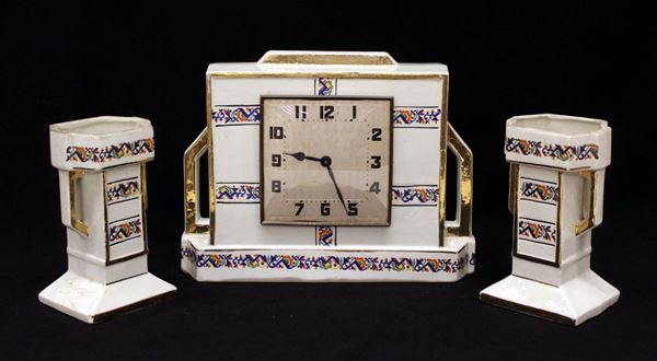 Orologio e due vasi, Art Deco&nbsp;&nbsp;&nbsp;&nbsp;&nbsp;&nbsp;&nbsp;&nbsp;&nbsp;&nbsp;&nbsp;&nbsp;&nbsp;&nbsp;&nbsp;&nbsp;&nbsp;&nbsp;&nbsp;&nbsp;&nbsp;&nbsp;&nbsp;&nbsp;&nbsp;&nbsp;&nbsp;&nbsp;&nbsp;&nbsp;&nbsp;&nbsp;&nbsp;&nbsp;&nbsp;&nbsp;&nbsp;&nbsp;&nbsp;&nbsp;&nbsp;&nbsp;&nbsp;&nbsp;&nbsp;