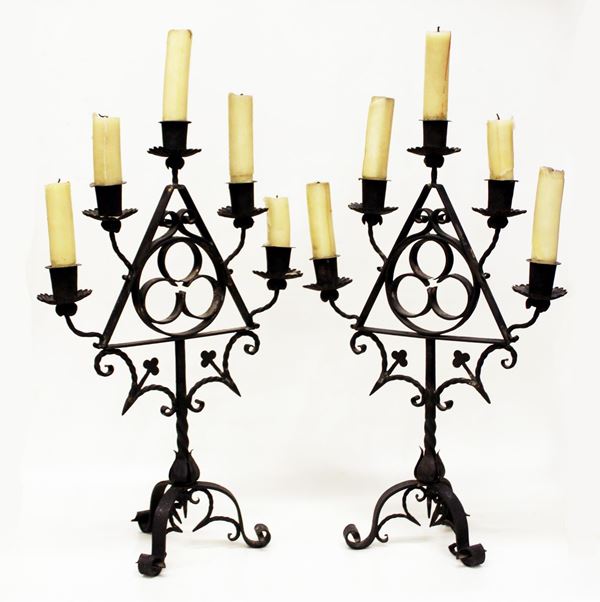 Coppia di candelabri, sec. XX&nbsp;&nbsp;&nbsp;&nbsp;&nbsp;&nbsp;&nbsp;&nbsp;&nbsp;&nbsp;&nbsp;&nbsp;&nbsp;&nbsp;&nbsp;&nbsp;&nbsp;&nbsp;&nbsp;&nbsp;&nbsp;&nbsp;&nbsp;&nbsp;&nbsp;&nbsp;&nbsp;&nbsp;&nbsp;&nbsp;&nbsp;&nbsp;&nbsp;&nbsp;&nbsp;&nbsp;&nbsp;&nbsp;&nbsp;&nbsp;&nbsp;&nbsp;&nbsp;&nbsp;&nbsp;