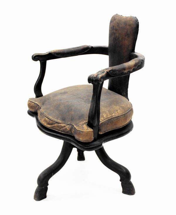 Poltroncina girevole, sec. XVIII&nbsp;&nbsp;&nbsp;&nbsp;&nbsp;&nbsp;&nbsp;&nbsp;&nbsp;&nbsp;&nbsp;&nbsp;&nbsp;&nbsp;&nbsp;&nbsp;&nbsp;&nbsp;&nbsp;&nbsp;&nbsp;&nbsp;&nbsp;&nbsp;&nbsp;&nbsp;&nbsp;&nbsp;&nbsp;&nbsp;&nbsp;&nbsp;&nbsp;&nbsp;&nbsp;&nbsp;&nbsp;&nbsp;&nbsp;&nbsp;&nbsp;&nbsp;