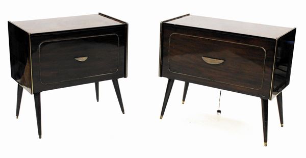 Mobile stereo e portadischi, anni 50, lastronati in mogano,&nbsp;&nbsp;&nbsp;&nbsp;&nbsp;&nbsp;&nbsp;&nbsp;&nbsp;&nbsp;&nbsp;&nbsp;&nbsp;&nbsp;&nbsp;