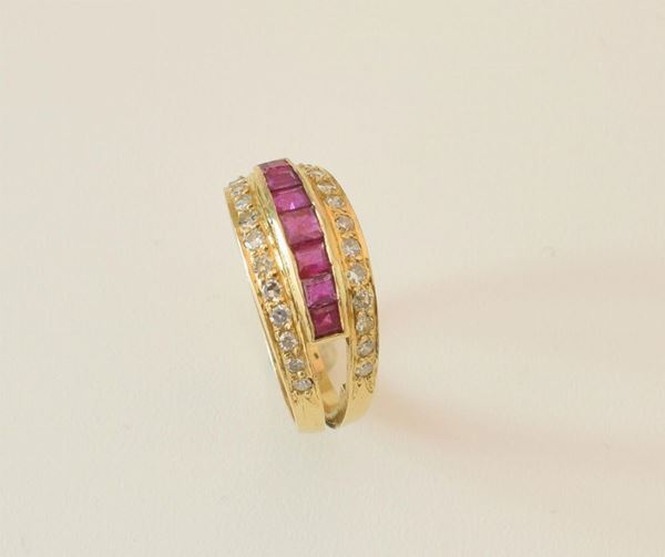 ANELLO IN ORO GIALLO KT 18, DIAMANTI E RUBINI&nbsp;&nbsp;&nbsp;&nbsp;&nbsp;&nbsp;&nbsp;&nbsp;&nbsp;&nbsp;&nbsp;&nbsp;&nbsp;&nbsp;&nbsp;&nbsp;&nbsp;&nbsp;&nbsp;&nbsp;&nbsp;&nbsp;&nbsp;&nbsp;&nbsp;&nbsp;&nbsp;&nbsp;&nbsp;