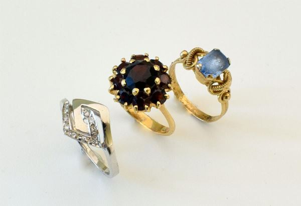 DUE ANELLI IN ORO KT 18 ED ANELLO IN ORO KT 14 , DIAMANTI,&nbsp;&nbsp;&nbsp;&nbsp;&nbsp;&nbsp;&nbsp;&nbsp;&nbsp;&nbsp;&nbsp;&nbsp;&nbsp;&nbsp;&nbsp;&nbsp;  - Asta Opere e Oggetti d'arte antica e Contemporanea, Gioielli - Poggio Bracciolini Casa d'Aste