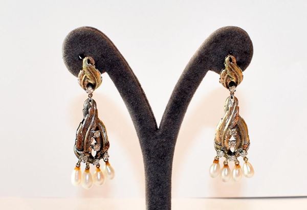 PAIO DI ORECCHINI IN ORO BIANCO, BRILLANTI E PERLE&nbsp;&nbsp;&nbsp;&nbsp;&nbsp;&nbsp;&nbsp;&nbsp;&nbsp;&nbsp;&nbsp;&nbsp;&nbsp;&nbsp;&nbsp;&nbsp;&nbsp;&nbsp;&nbsp;&nbsp;&nbsp;&nbsp;&nbsp;&nbsp;  - Asta Opere e Oggetti d'arte antica e Contemporanea, Gioielli - Poggio Bracciolini Casa d'Aste