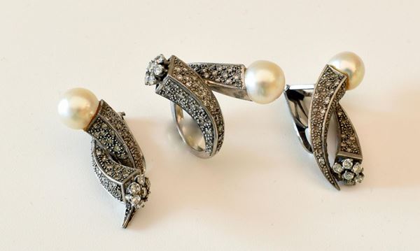 DEMI-PARURE IN ORO BIANCO KT 18, DIAMANTI E PERLE&nbsp;&nbsp;&nbsp;&nbsp;&nbsp;&nbsp;&nbsp;&nbsp;&nbsp;&nbsp;&nbsp;&nbsp;&nbsp;&nbsp;&nbsp;&nbsp;&nbsp;&nbsp;&nbsp;&nbsp;&nbsp;&nbsp;&nbsp;&nbsp;&nbsp;