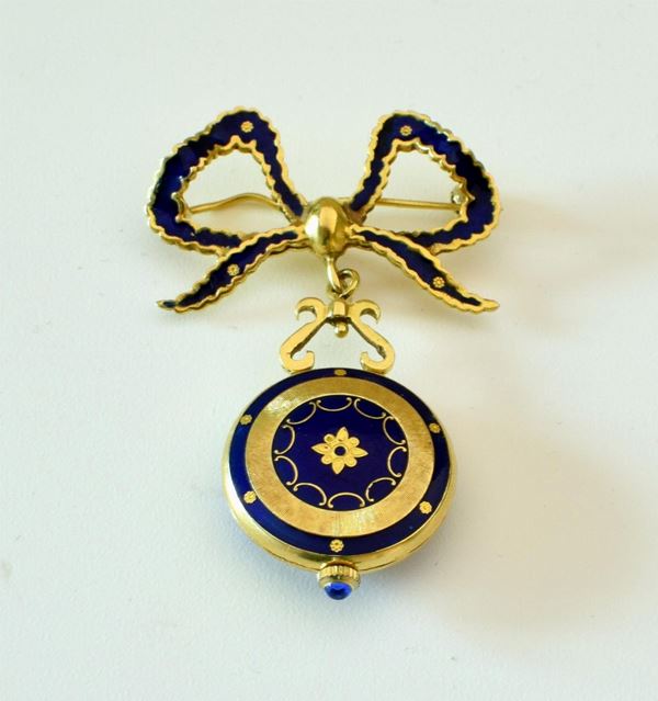 SPILLA A FIOCCO IN ORO KT 18 CON OROLOGIO PENDENTE&nbsp;&nbsp;&nbsp;&nbsp;&nbsp;&nbsp;&nbsp;&nbsp;&nbsp;&nbsp;&nbsp;&nbsp;&nbsp;&nbsp;&nbsp;&nbsp;&nbsp;&nbsp;&nbsp;&nbsp;&nbsp;&nbsp;&nbsp;&nbsp;