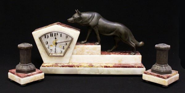 Orologio da tavolo e due elementi decorativi, Art Deco&nbsp;&nbsp;&nbsp;&nbsp;&nbsp;&nbsp;&nbsp;&nbsp;&nbsp;&nbsp;&nbsp;&nbsp;&nbsp;&nbsp;&nbsp;&nbsp;&nbsp;&nbsp;&nbsp;&nbsp;