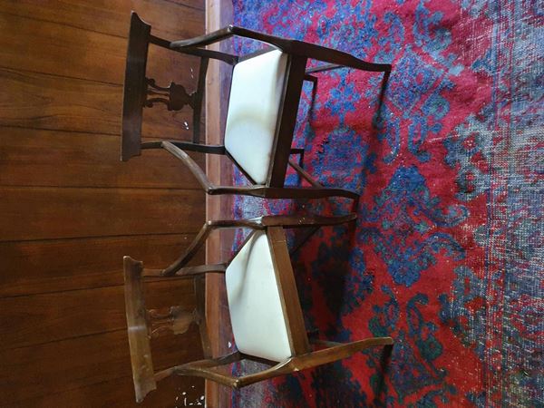 Coppia di poltroncine, in stile 700                                       
