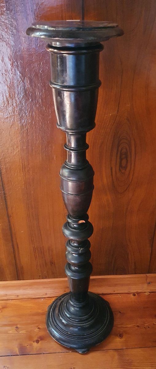 Colonna , portavaso sec XX                                                